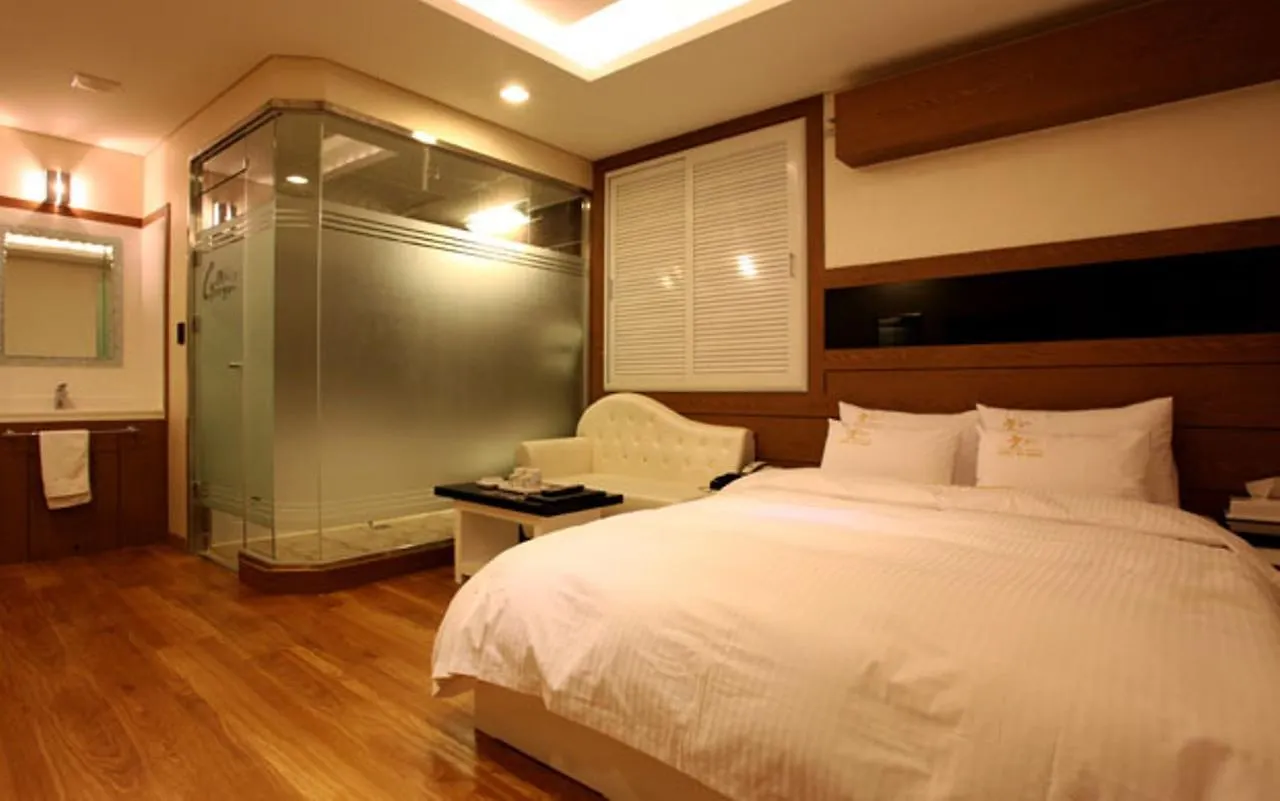 Hotel Galaxy Inczhon 2*,