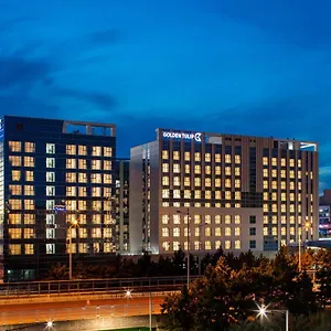 Golden Tulip Airport Отель